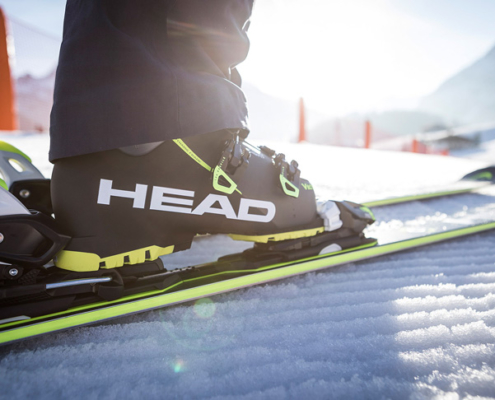 Van den Berg Sport helpt je met skischoenen op maat